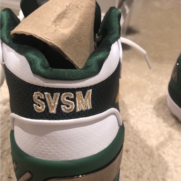 Authentic Nike Air Zoom Lebron James St Vincent-Mary SVSM shoes NWOT size 10.5 - Picture 3 of 6